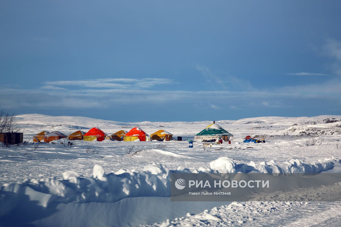 Снеговой затор у села Териберка