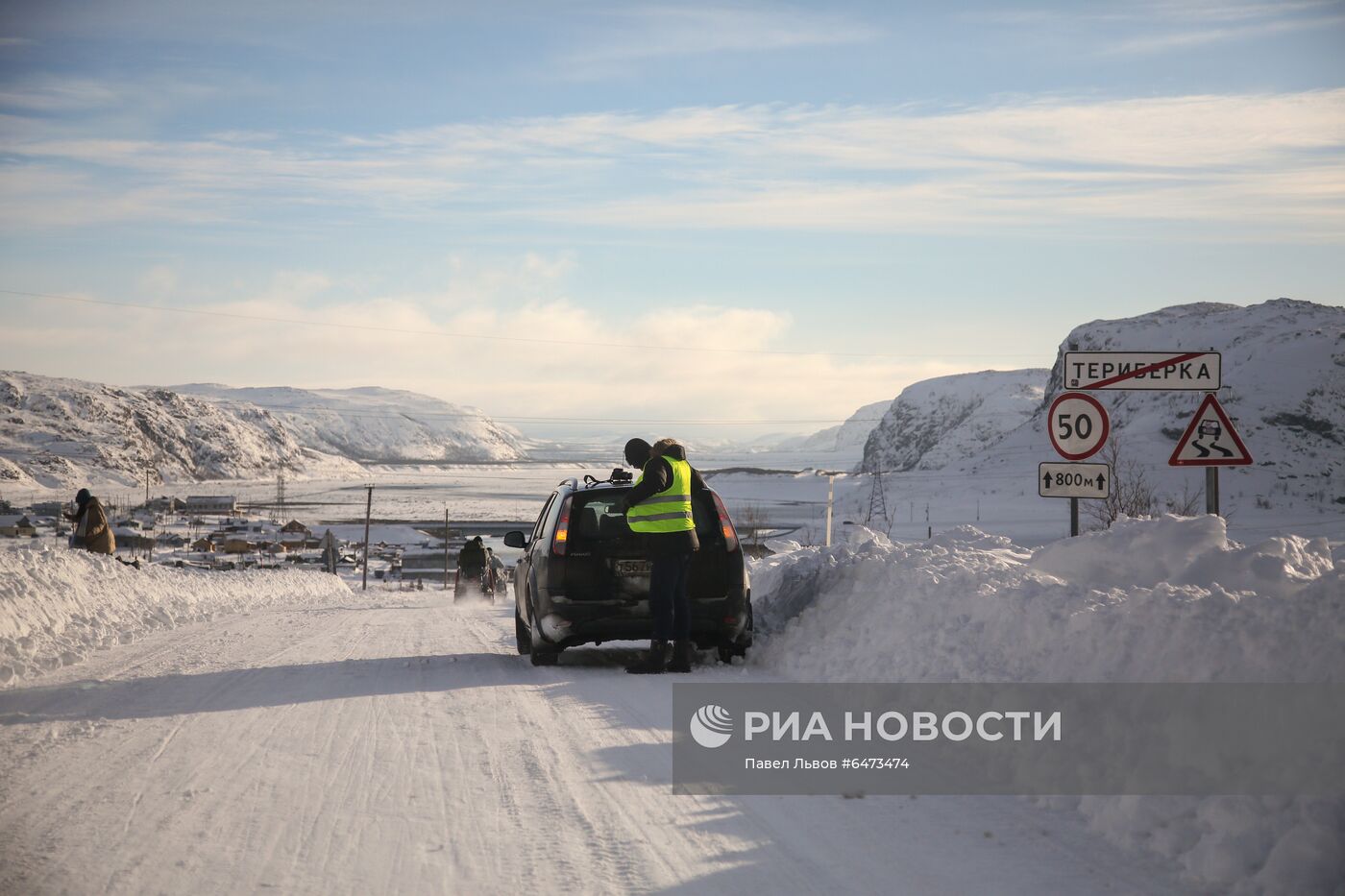 Снеговой затор у села Териберка