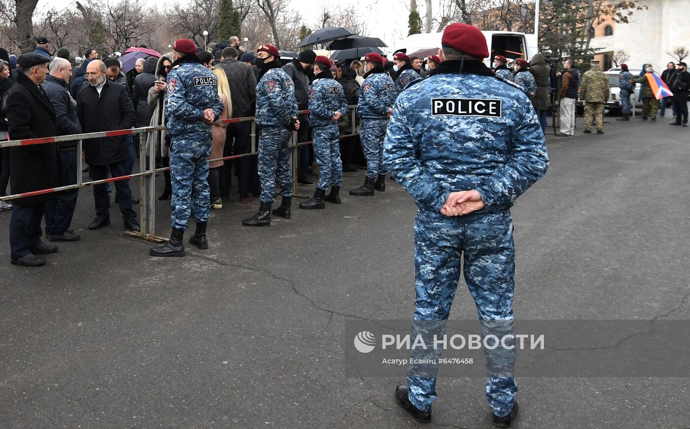 В Ереване проходит заседание суда по делу экс-президента Армении Р. Кочаряна