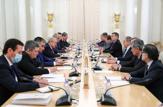 Встреча глав МИД РФ и Узбекистана С. Лаврова и А. Камилова
