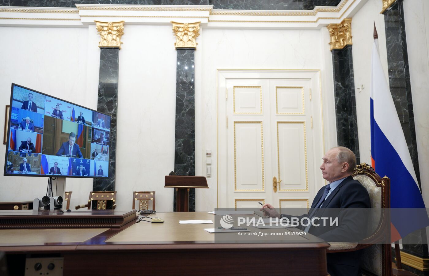 Президент РФ В. Путин провел совещание по вопросам развития угольной отрасли