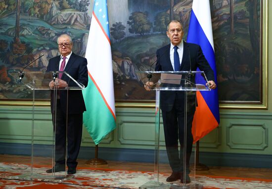 Встреча глав МИД РФ и Узбекистана С. Лаврова и А. Камилова