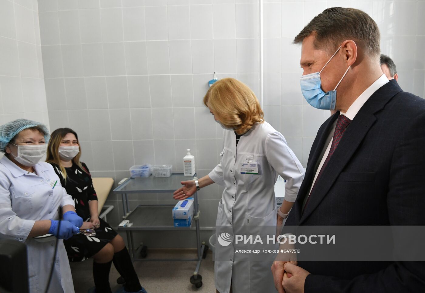  Министр здравоохранения РФ М. Мурашко посетил госпиталь ветеранов войн № 3 в Новосибирске