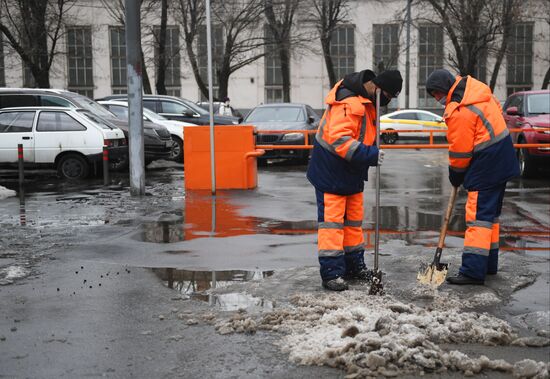 Уборка снега в Москве