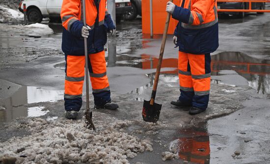 Уборка снега в Москве