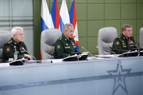 Министр обороны РФ С. Шойгу провёл селекторное совещание