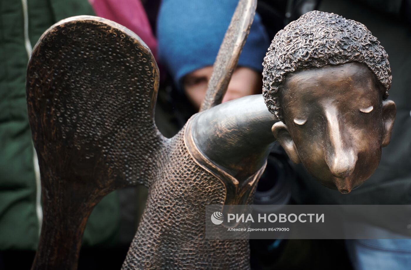 Памятник врачам "Печальный ангел" в Санкт-Петербурге 