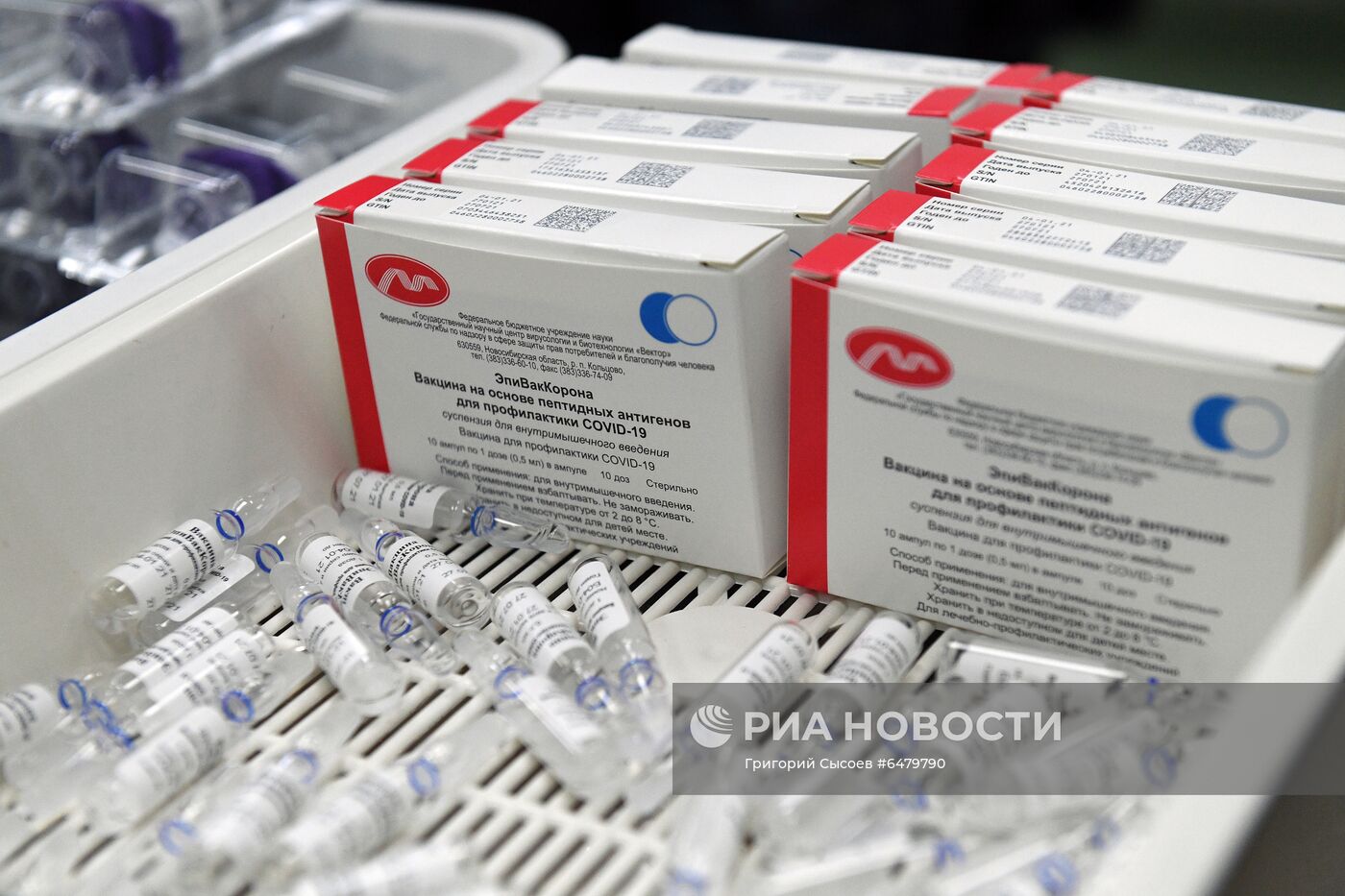 Линия розлива инъекционных препаратов шприц-доза вакцины "ЭпиВакКорона"