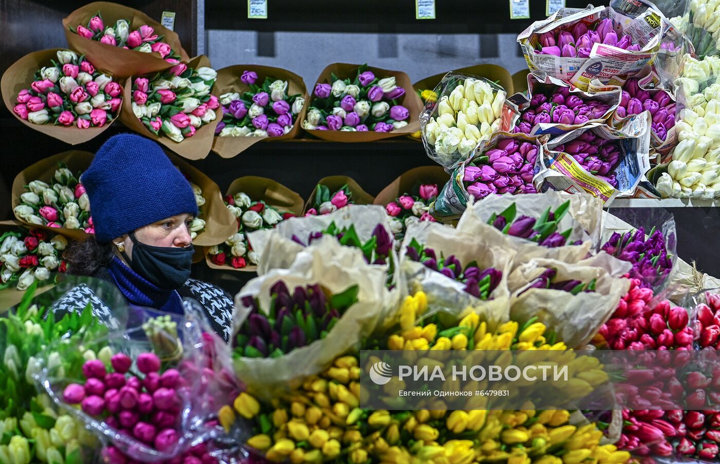 Продажа цветов накануне 8 марта