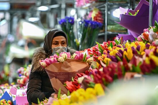 Продажа цветов накануне 8 марта