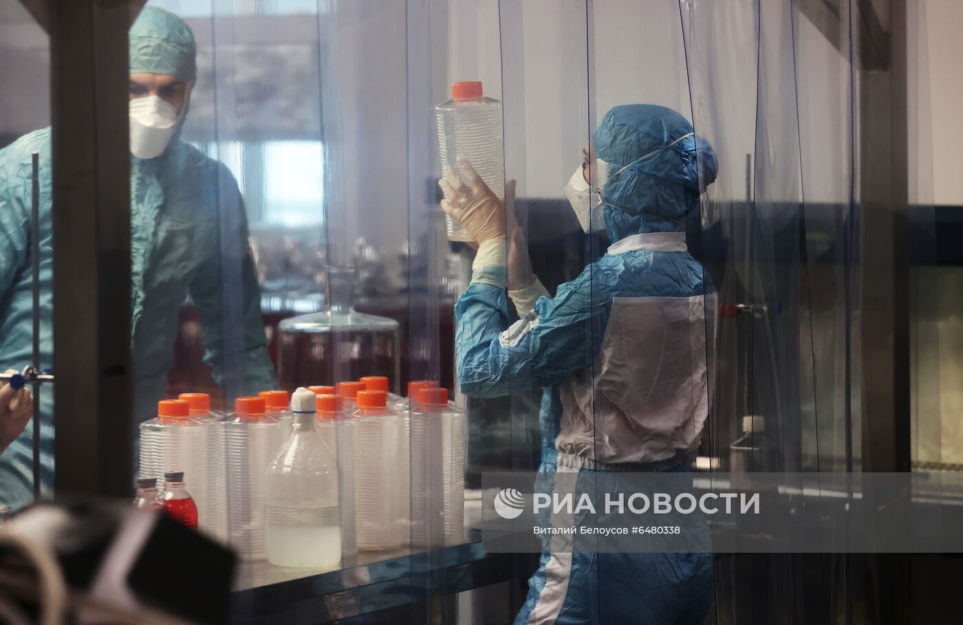 Интервью с начальником отделения коронавирусной вакцины Центра им. Чумакова К. Гришиной