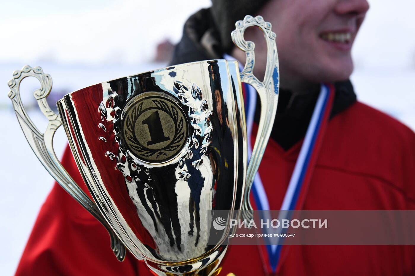 Турнир по хоккею в валенках среди пожарных и спасателей в Новосибирске