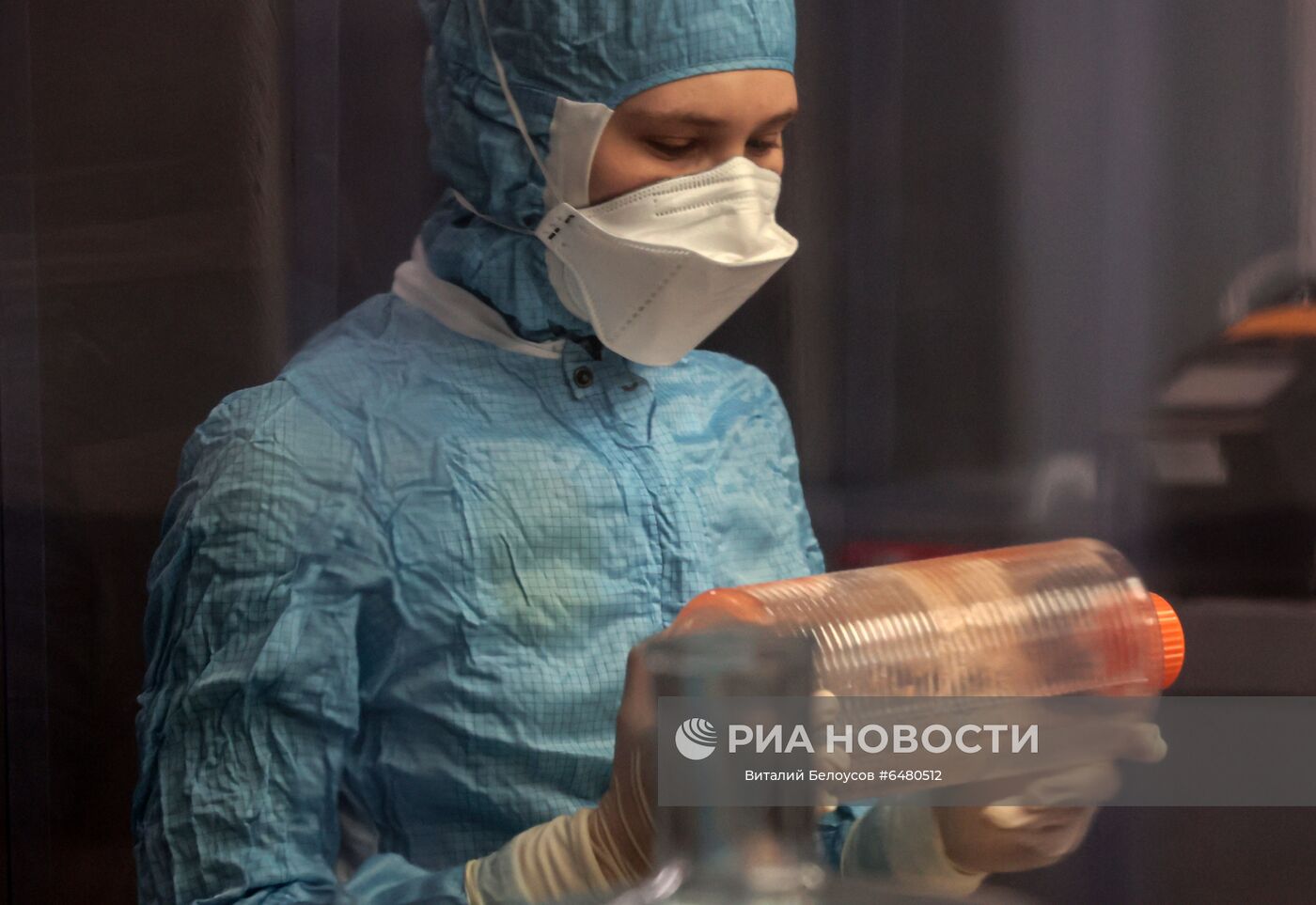 Интервью с начальником отделения коронавирусной вакцины Центра им. Чумакова К. Гришиной