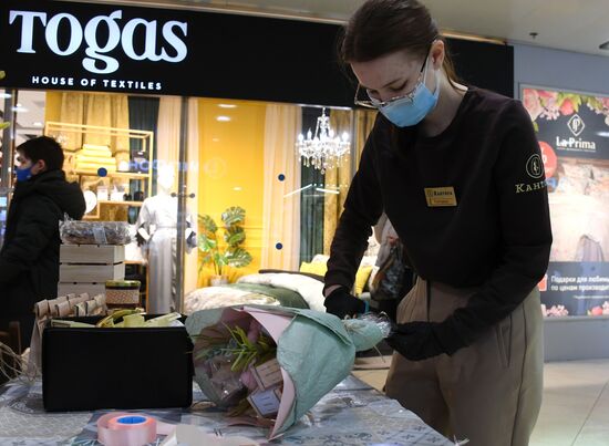 ТЦ "Европейский" в преддверии 8 марта 