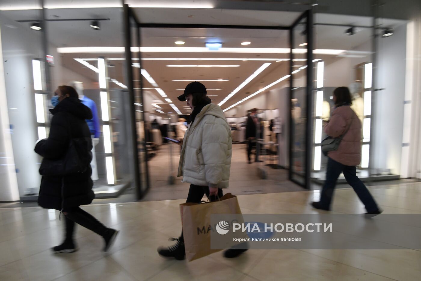 ТЦ "Европейский" в преддверии 8 марта 