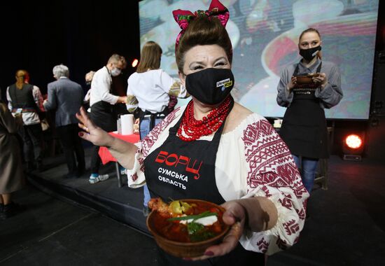 Установление рекорда Украины по самому массовому приготовлению борща