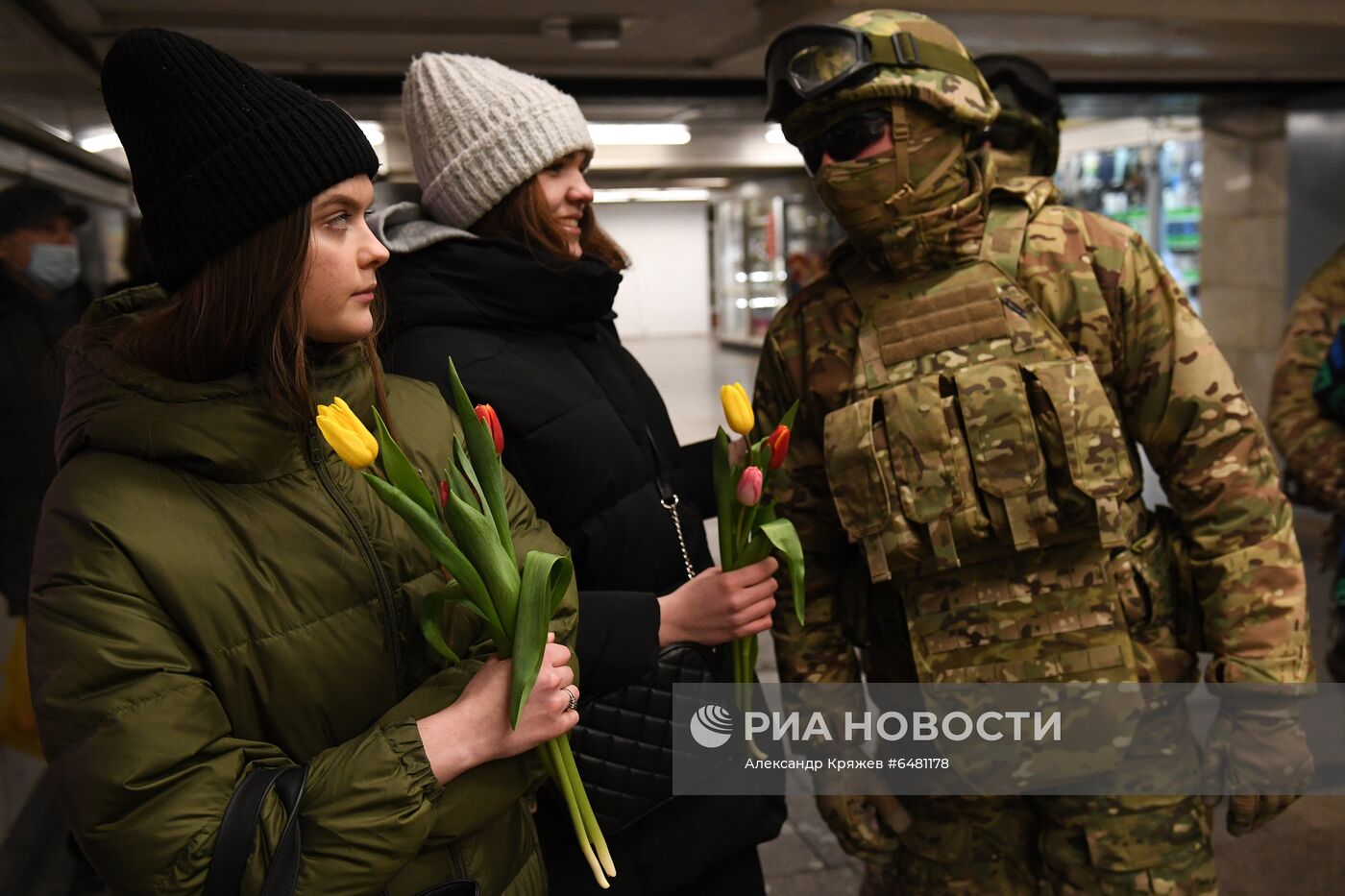 Поздравление женщин с наступающим 8 Марта