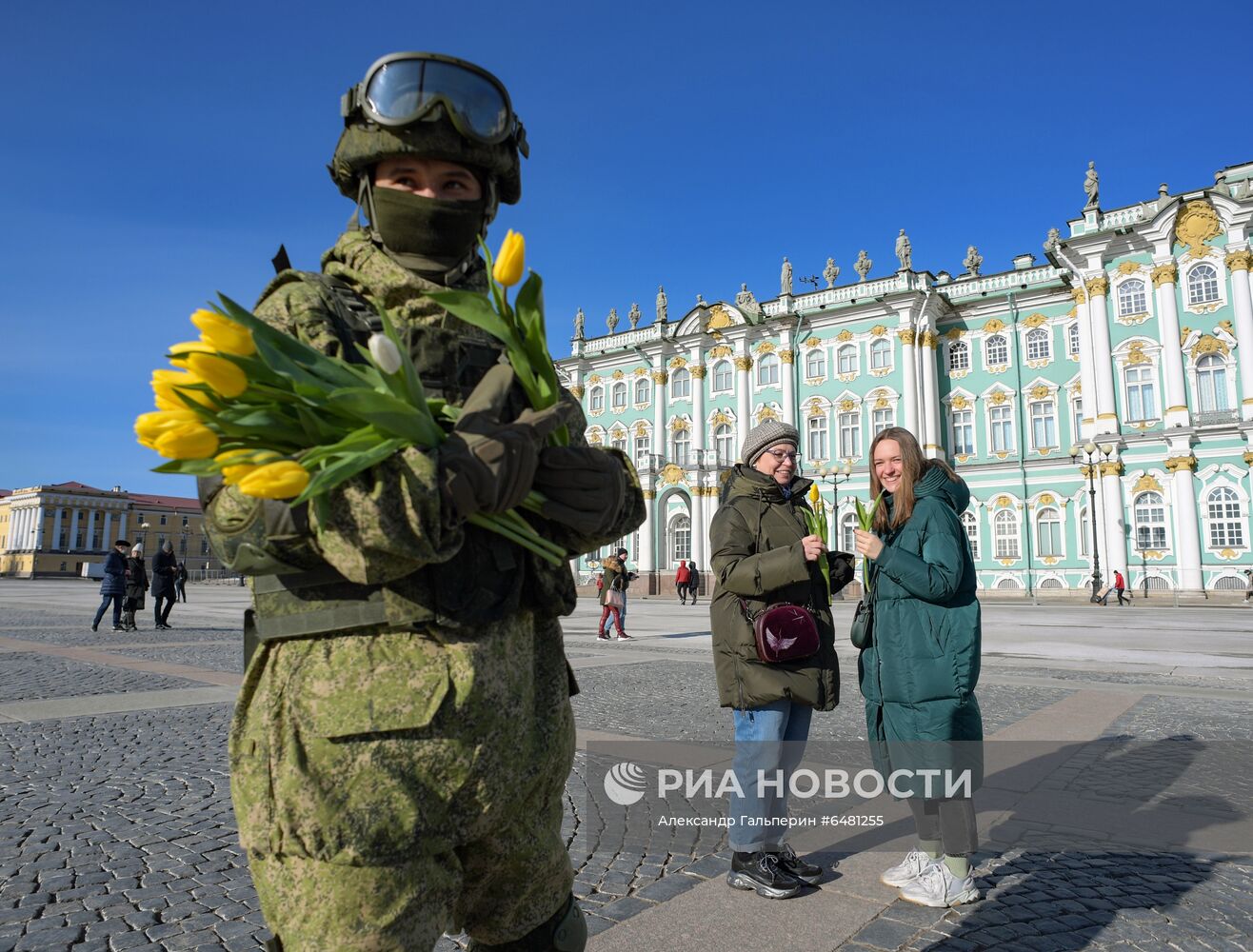 Поздравление женщин с наступающим 8 Марта