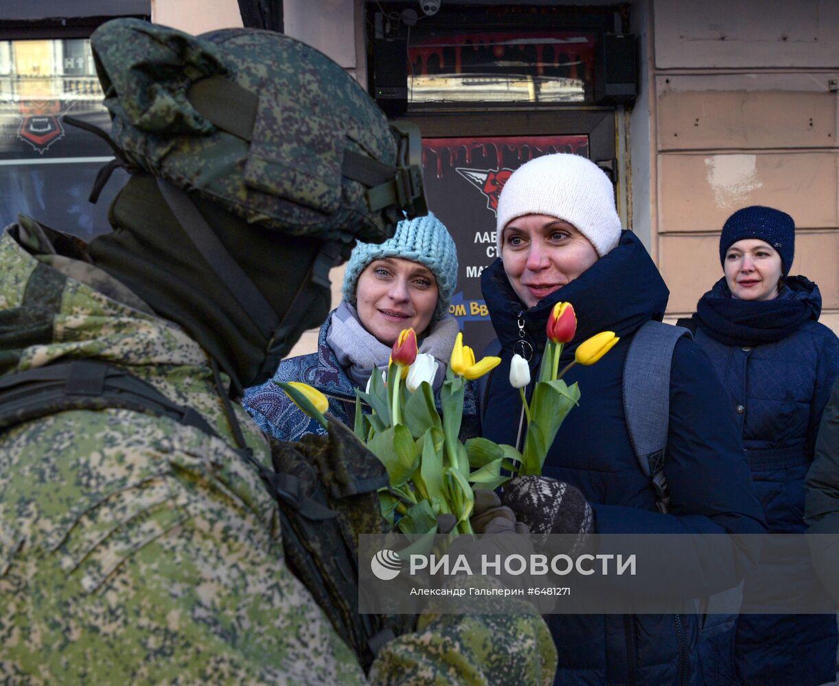 Поздравление женщин с наступающим 8 Марта