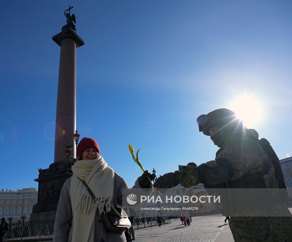 Поздравление женщин с наступающим 8 Марта