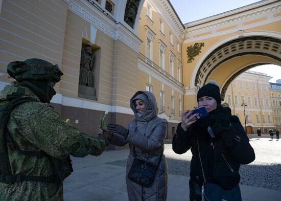 Поздравление женщин с наступающим 8 Марта