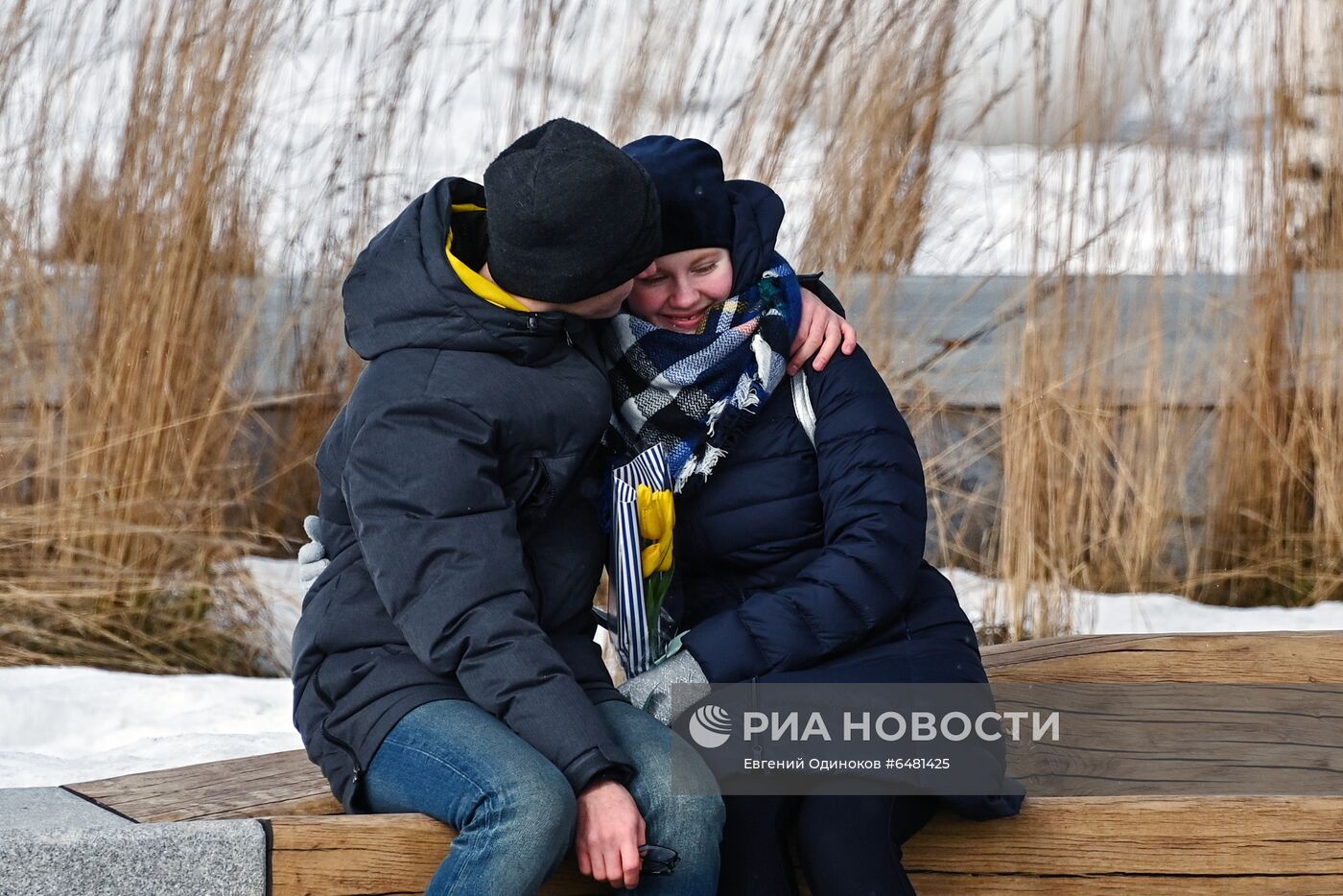 Поздравление женщин с наступающим 8 Марта