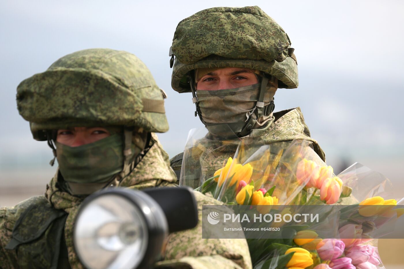 Поздравление женщин с наступающим 8 Марта