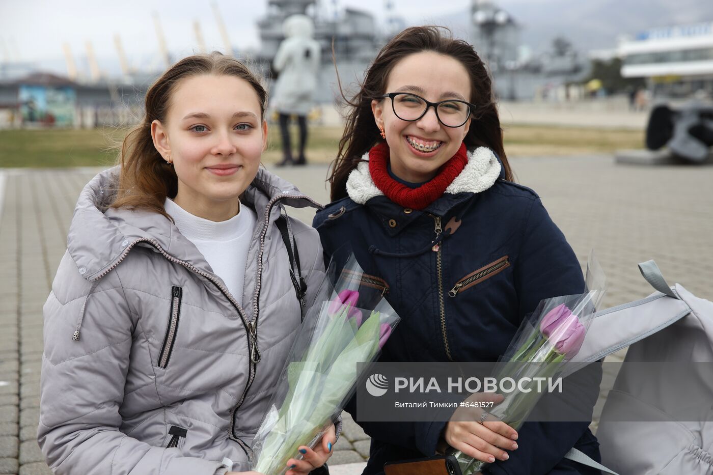 Поздравление женщин с наступающим 8 Марта