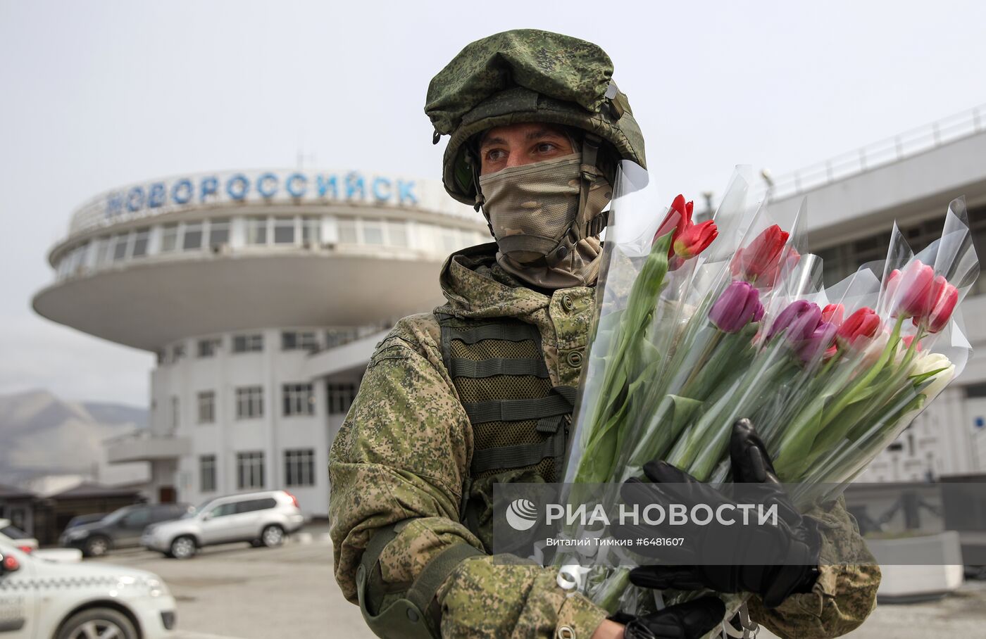 Поздравление женщин с наступающим 8 Марта