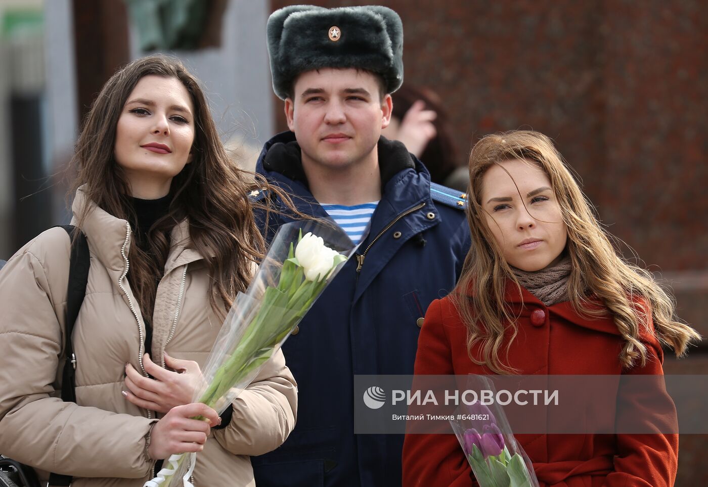 Поздравление женщин с наступающим 8 Марта