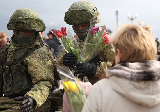 Поздравление женщин с наступающим 8 Марта