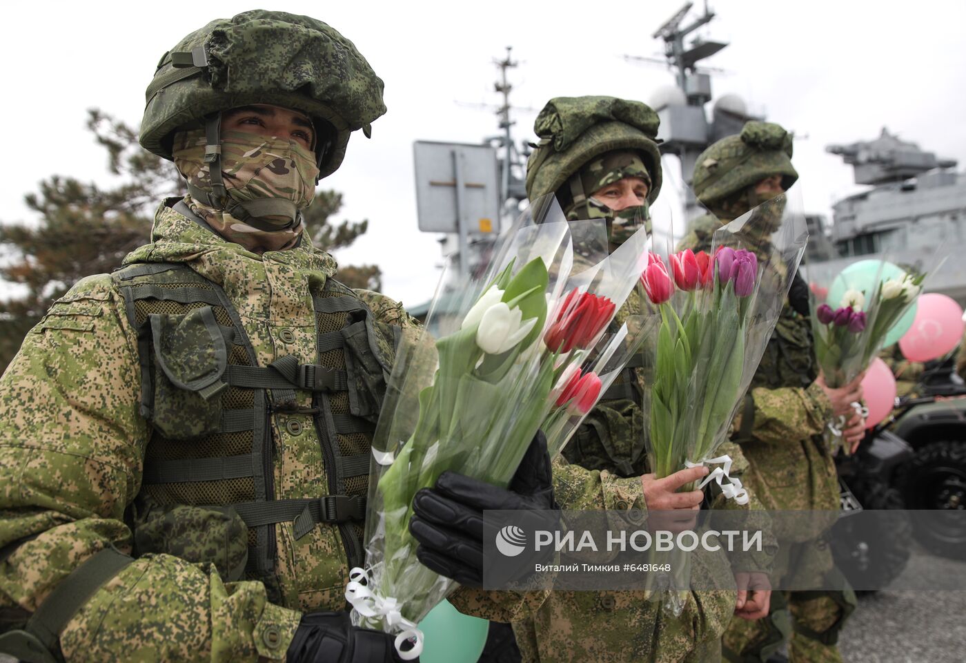 Поздравление женщин с наступающим 8 Марта