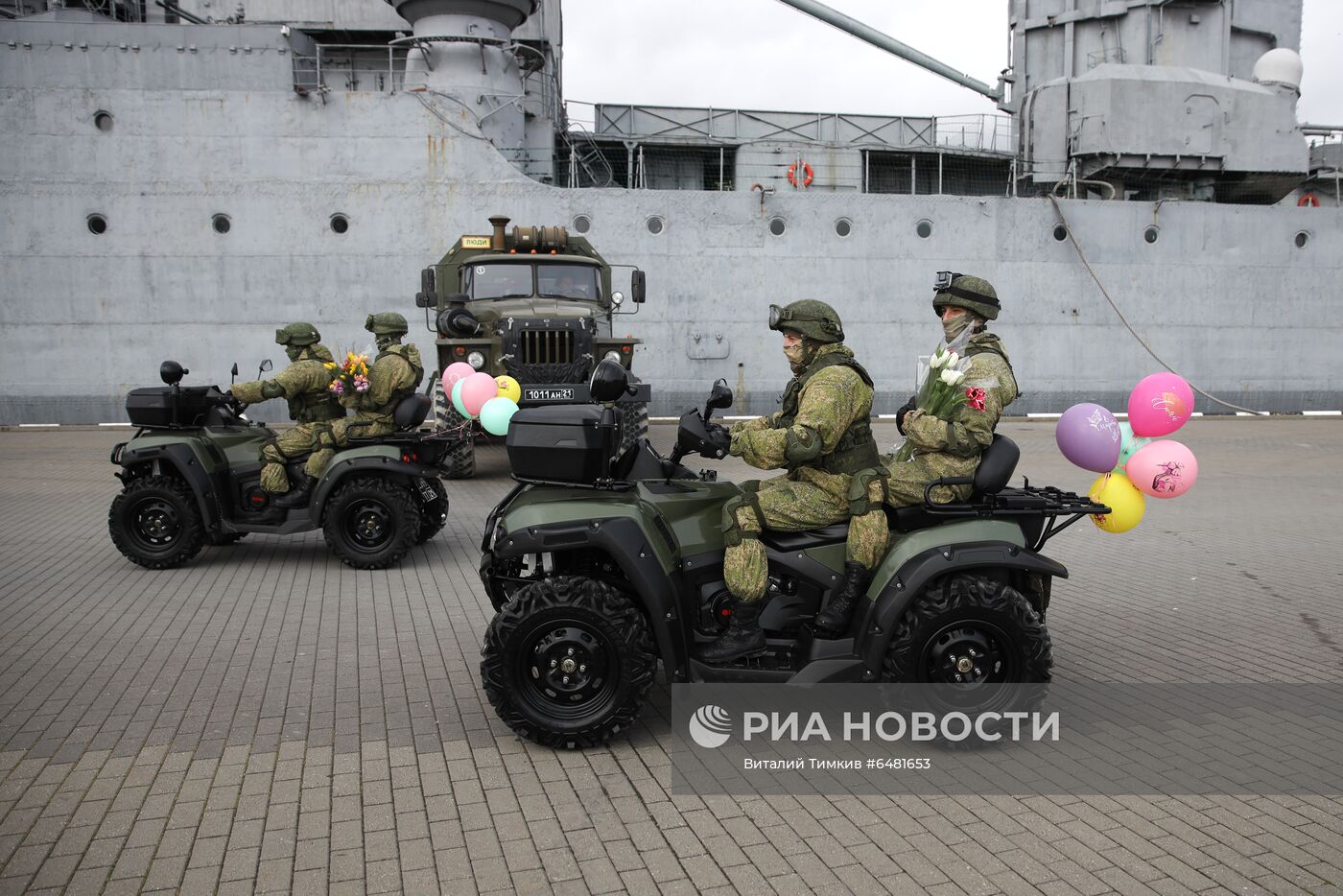 Поздравление женщин с наступающим 8 Марта