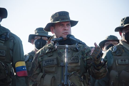 Учения в Венесуэле по случаю годовщины смерти Уго Чавеса