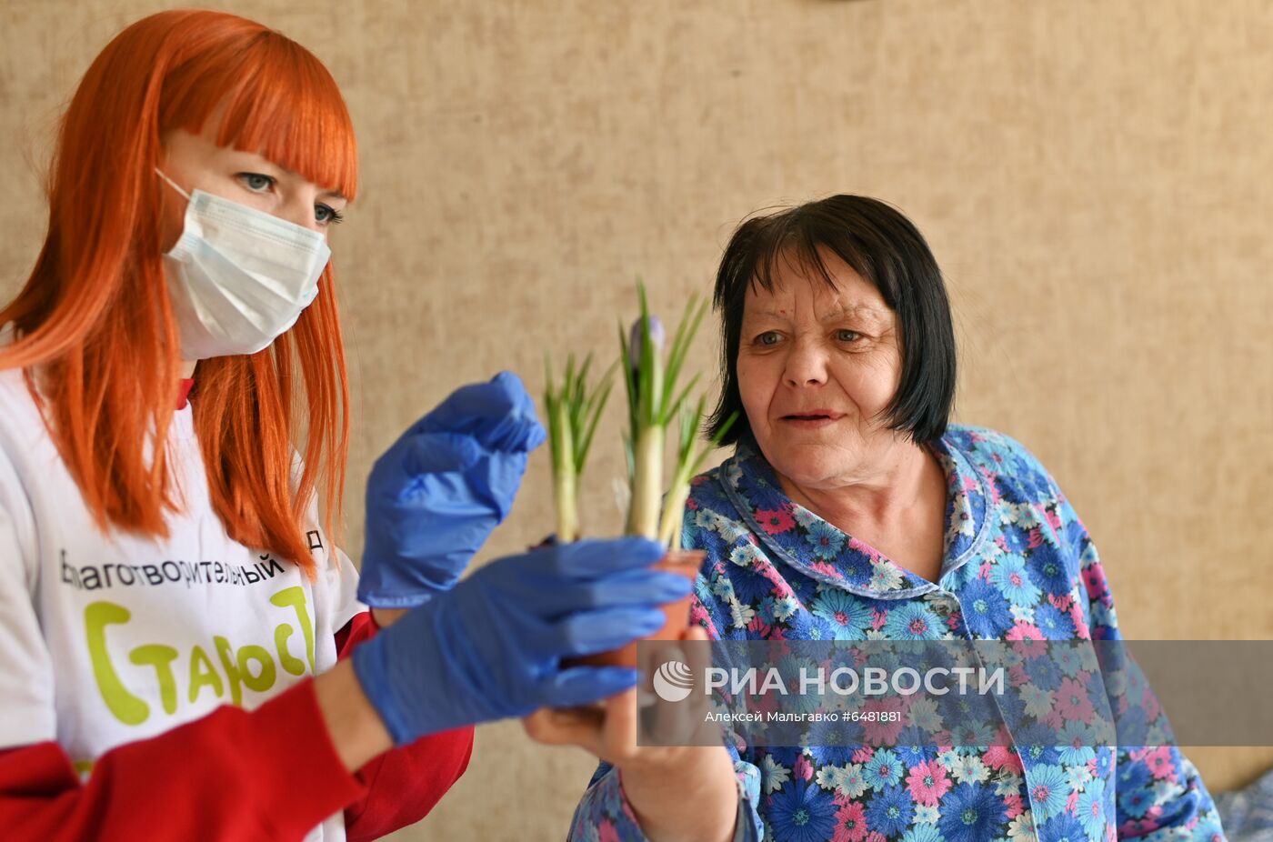 Поздравление женщин с наступающим 8 Марта