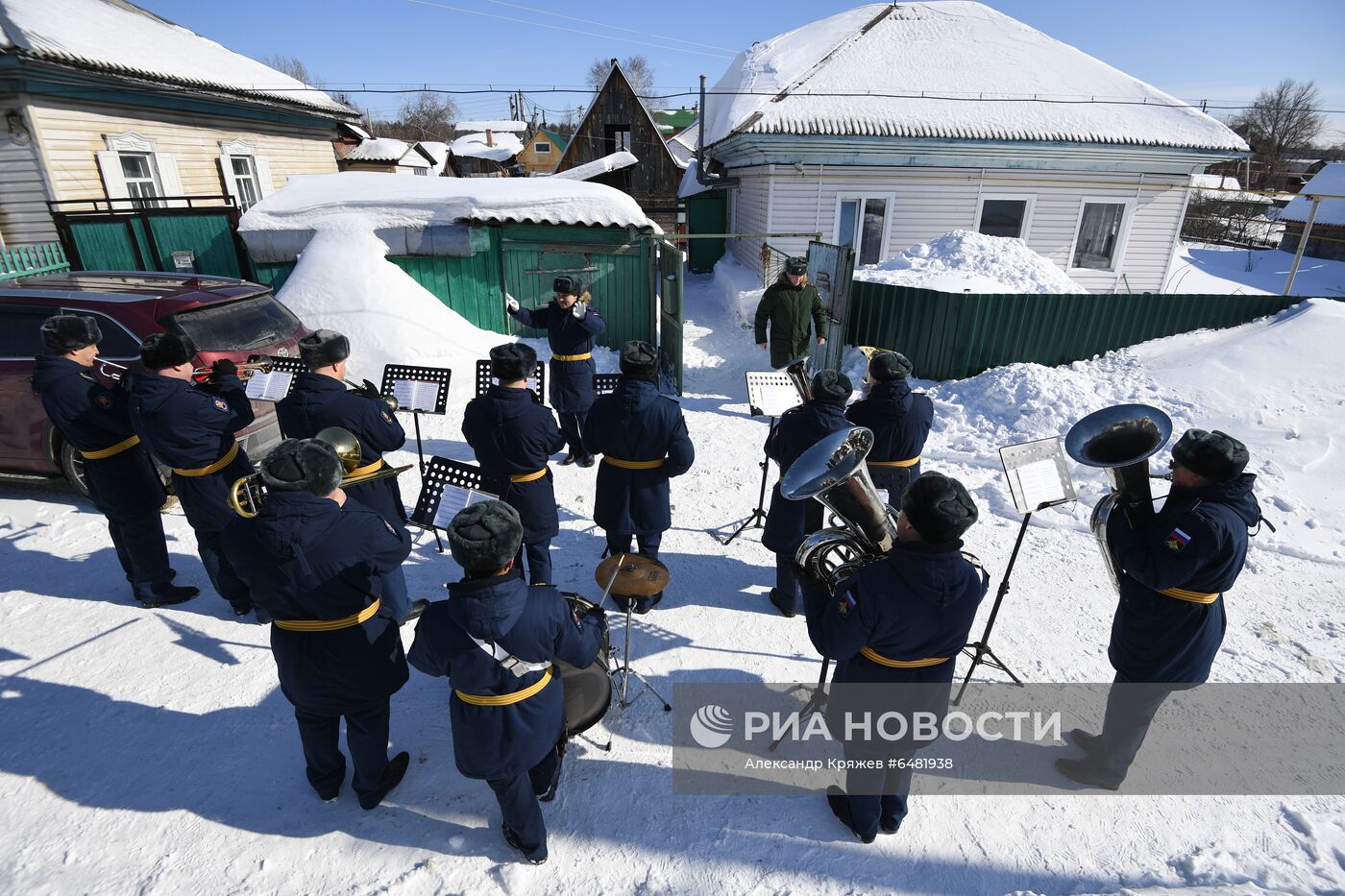 Поздравление женщин с наступающим 8 Марта