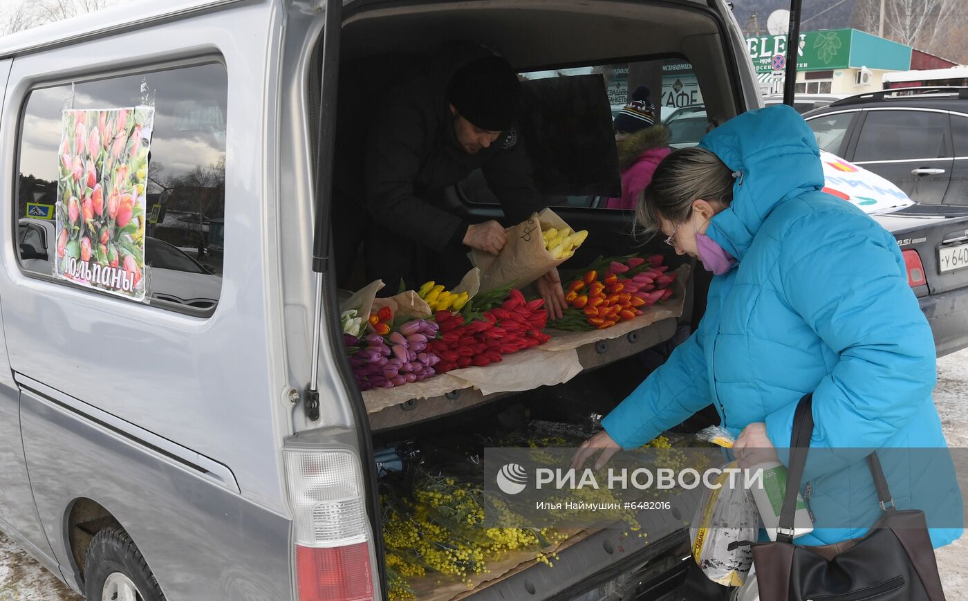 Поздравление женщин с наступающим 8 Марта