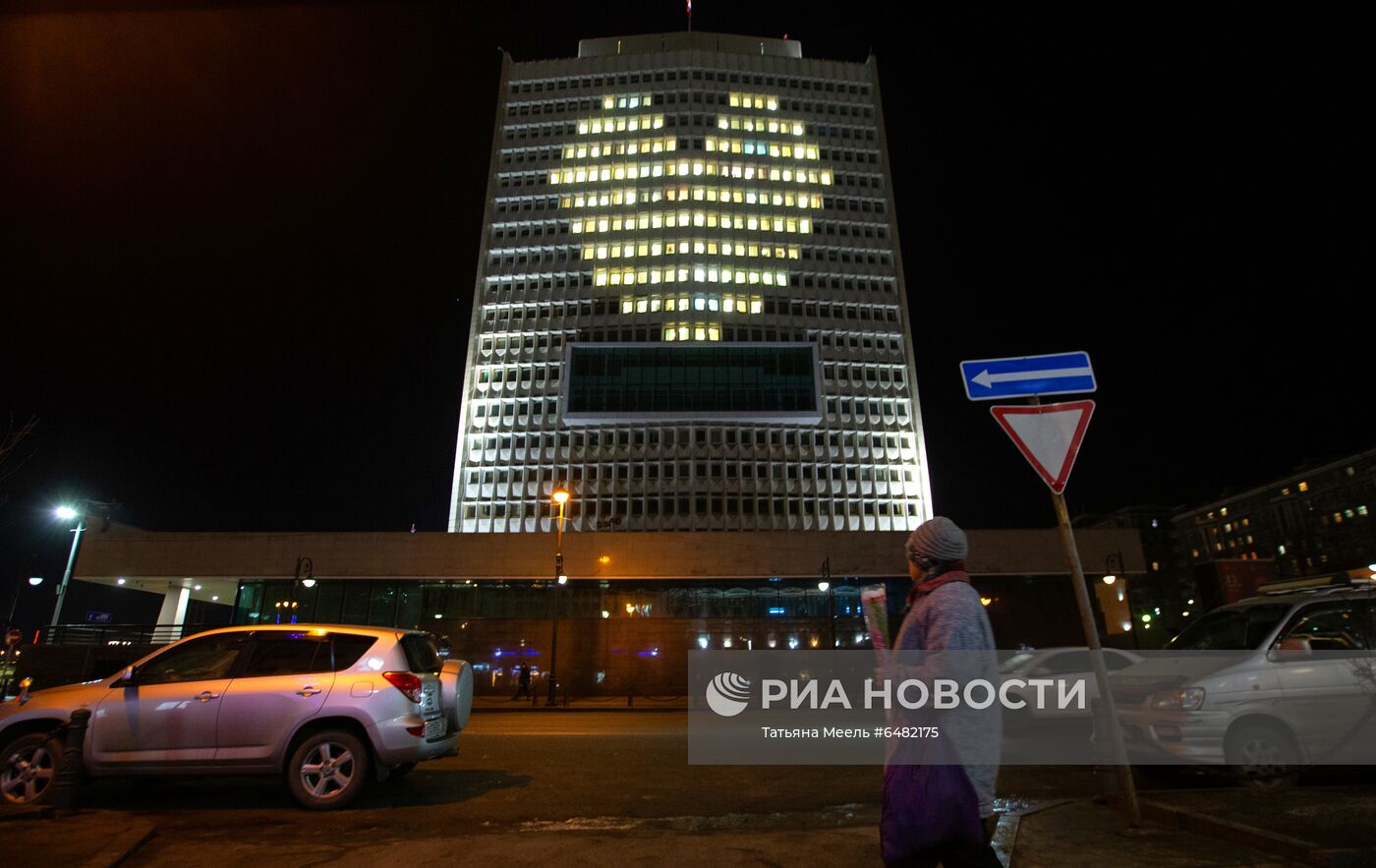 Поздравление женщин с наступающим 8 Марта