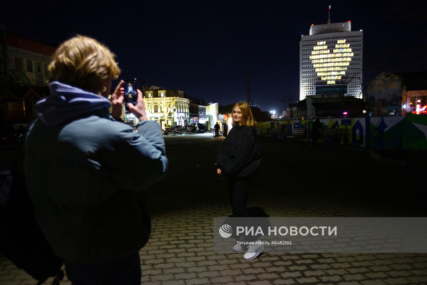 Поздравление женщин с наступающим 8 Марта