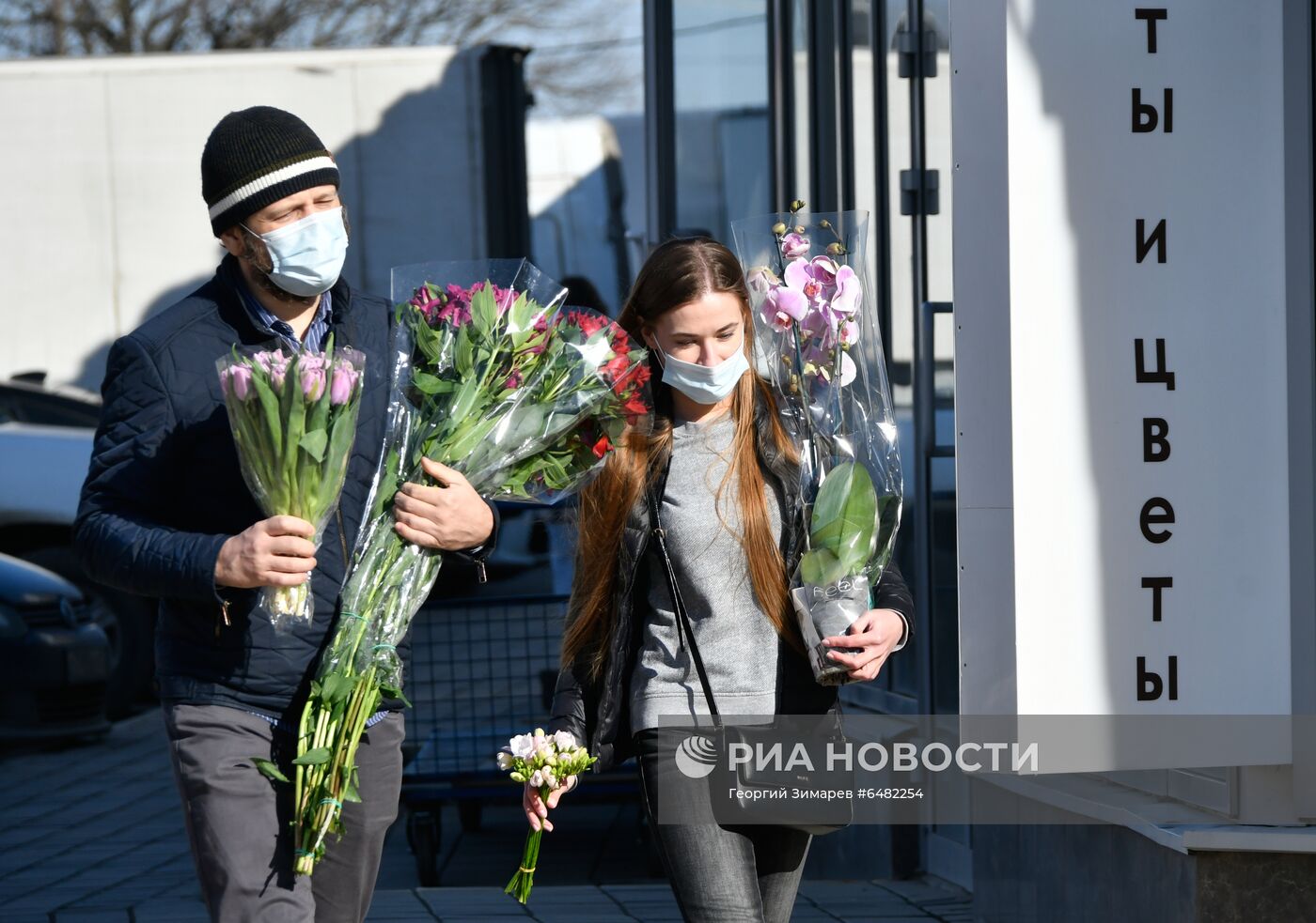 Поздравление женщин с наступающим 8 Марта