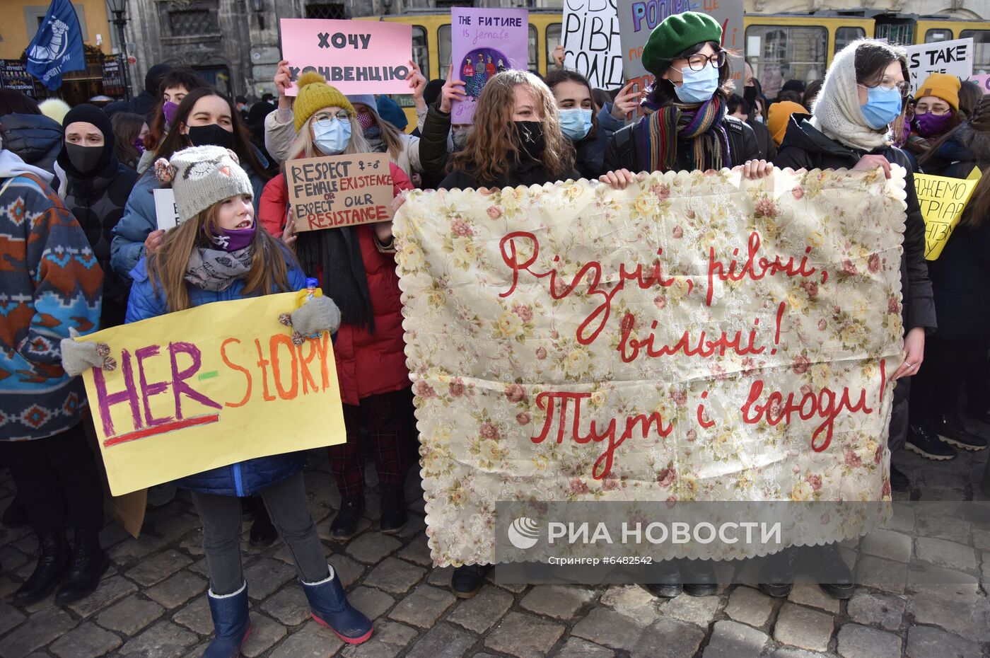 Демонстрации, посвященные Международному женскому дню, за рубежом