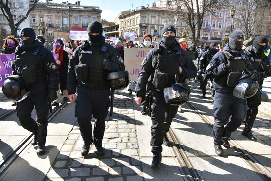 Демонстрации, посвященные Международному женскому дню, за рубежом