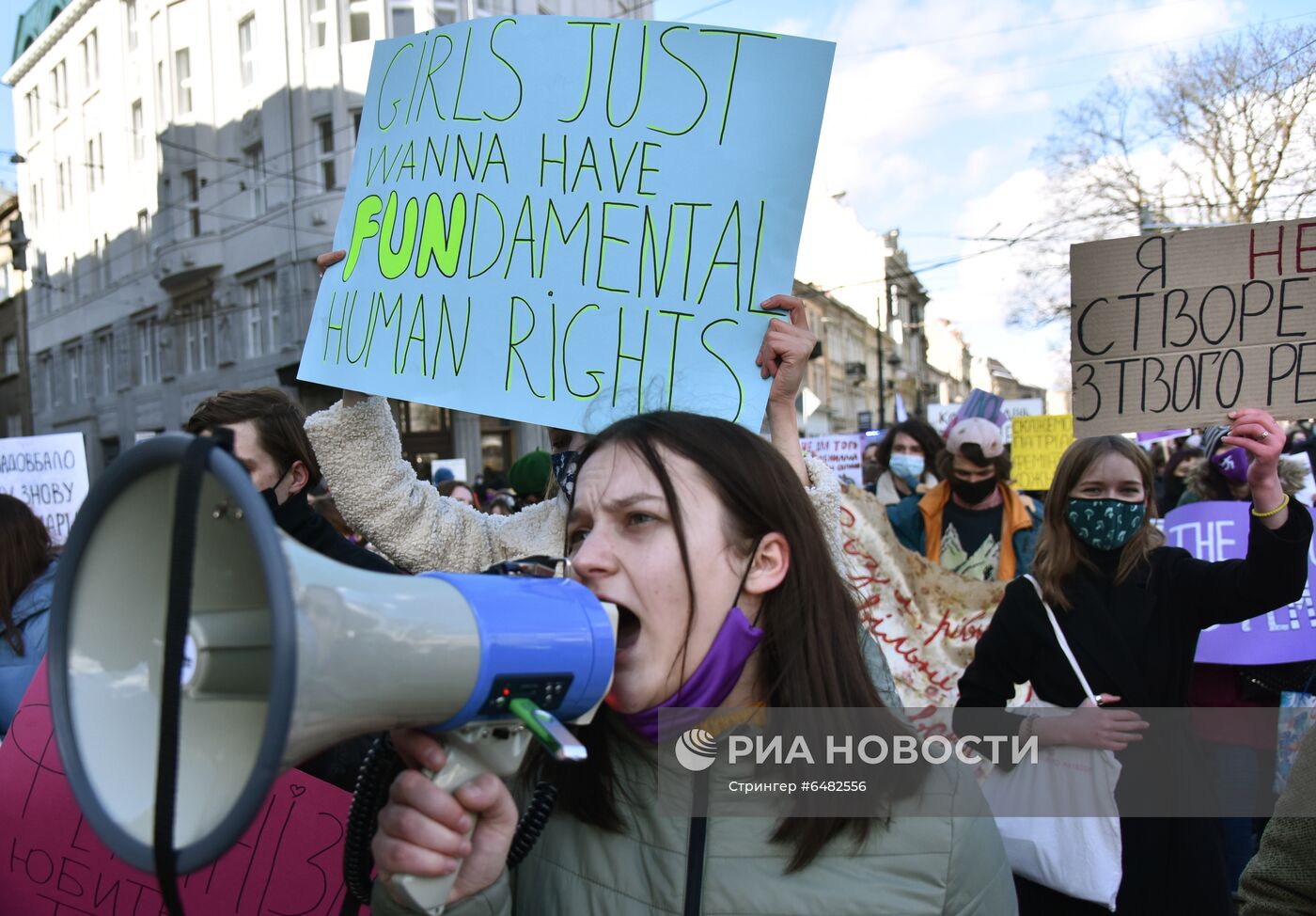 Демонстрации, посвященные Международному женскому дню, за рубежом