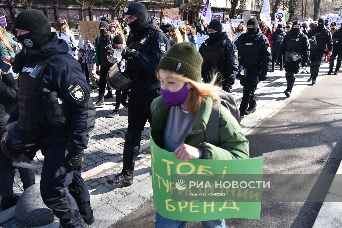 Демонстрации, посвященные Международному женскому дню, за рубежом