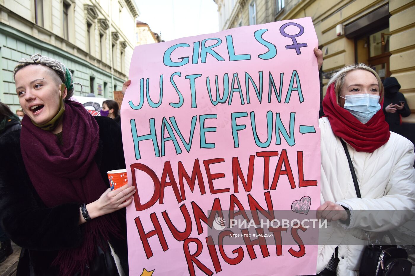 Демонстрации, посвященные Международному женскому дню, за рубежом