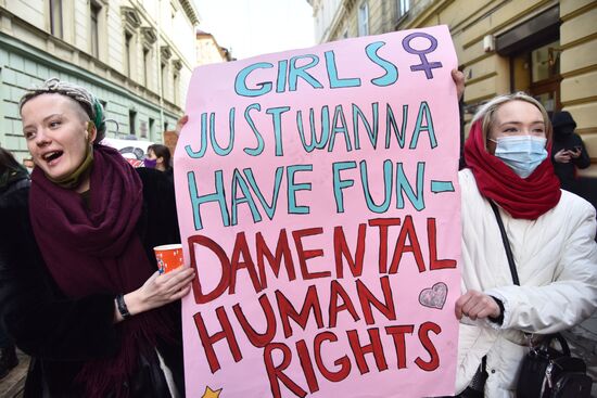 Демонстрации, посвященные Международному женскому дню, за рубежом