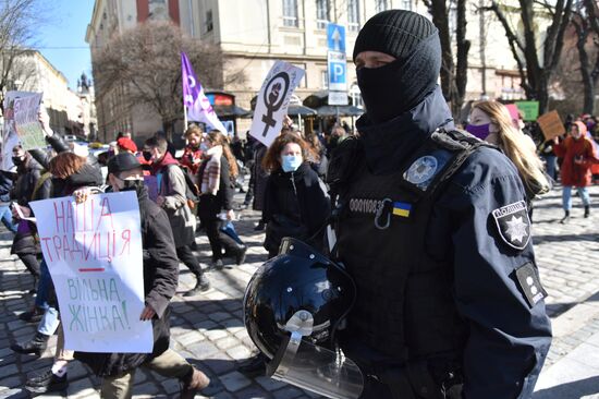 Демонстрации, посвященные Международному женскому дню, за рубежом