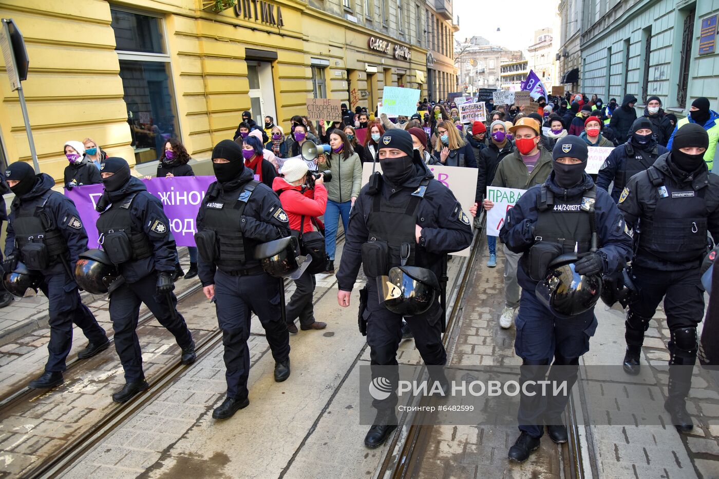 Демонстрации, посвященные Международному женскому дню, за рубежом