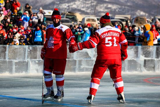 Хоккейный матч на озере Байкал