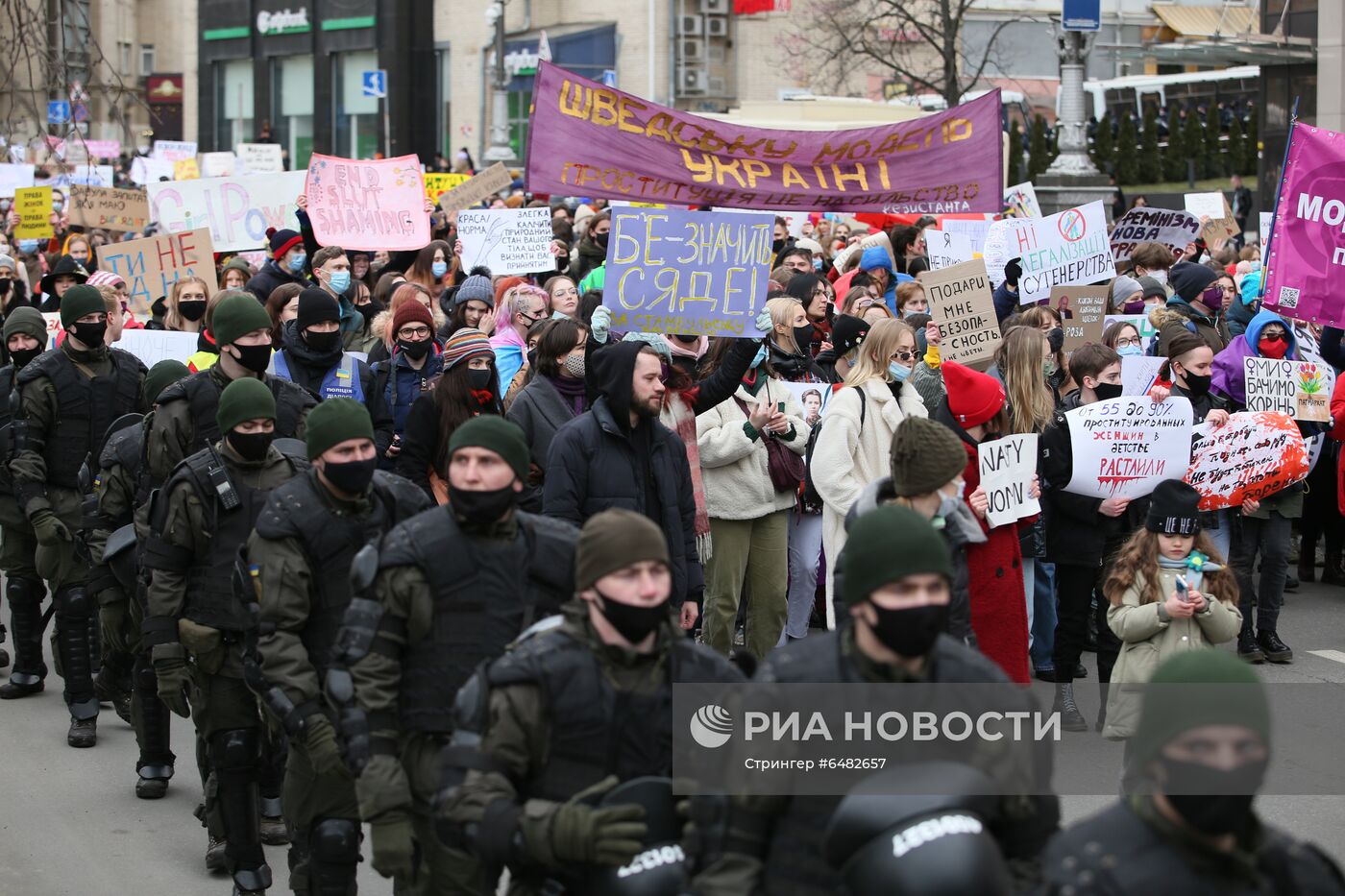 Демонстрации, посвященные Международному женскому дню, за рубежом